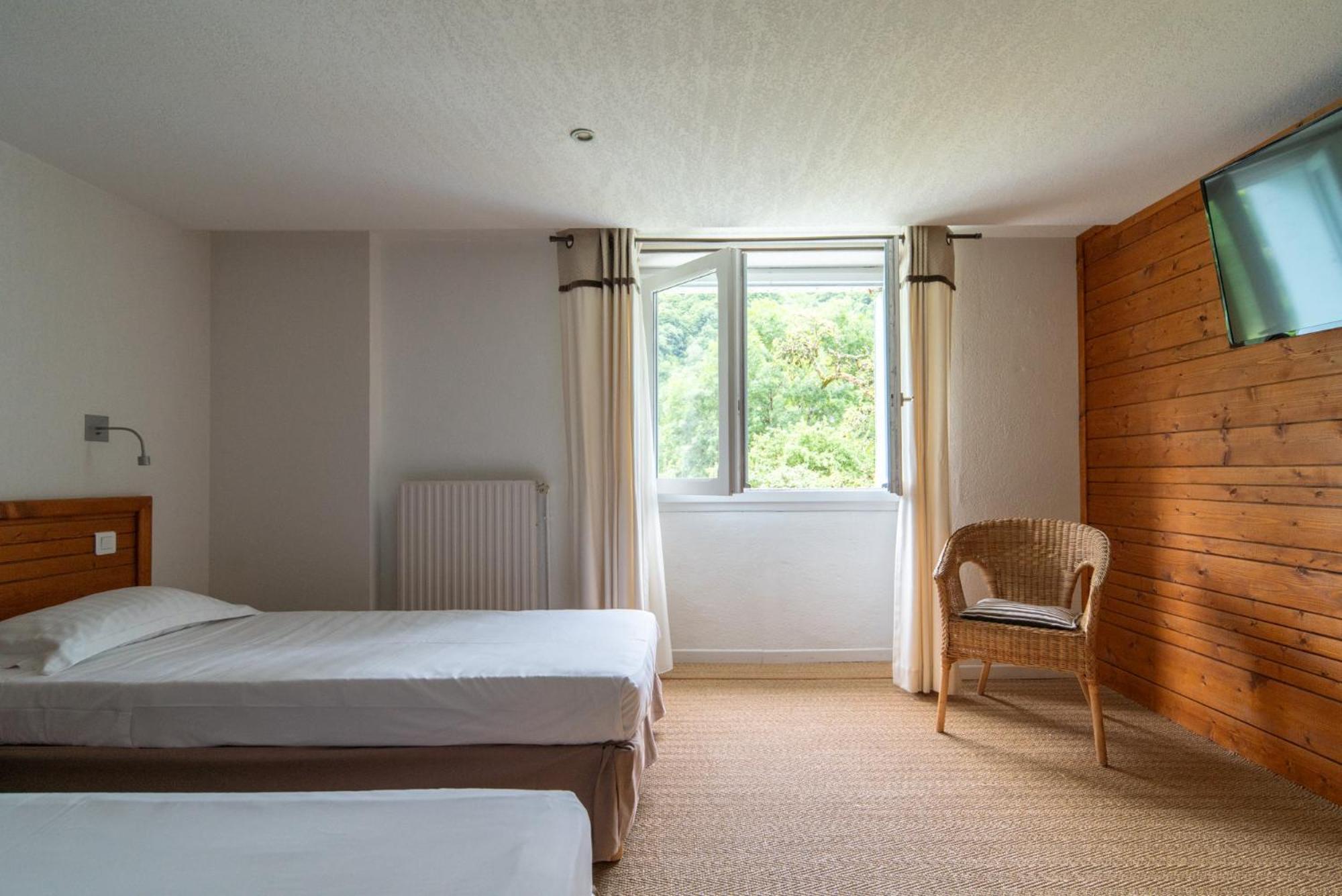 Hotel Domaine De Ramonjuan Bagnères-de-Bigorre Zimmer foto