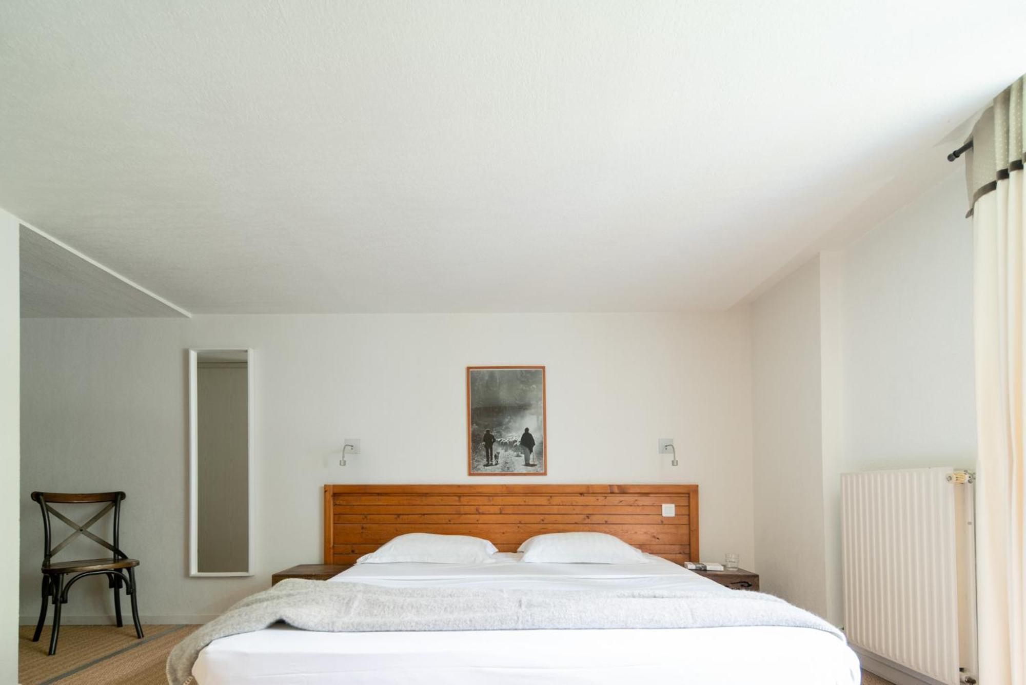Hotel Domaine De Ramonjuan Bagnères-de-Bigorre Zimmer foto